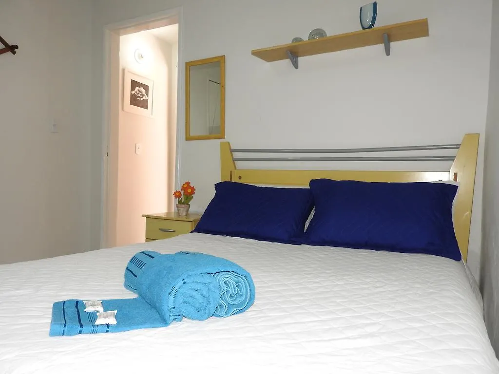 ** Guest house Aloha Beach Temporada Cabo Frio Brazil